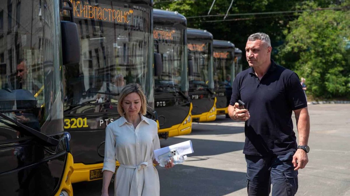 Троллейбусы №29, 30, 31 и 47 задерживаются на проспекте Шухевича из-за ДТП